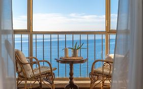 City Vibes Apartment With Balcony And Spectacular View